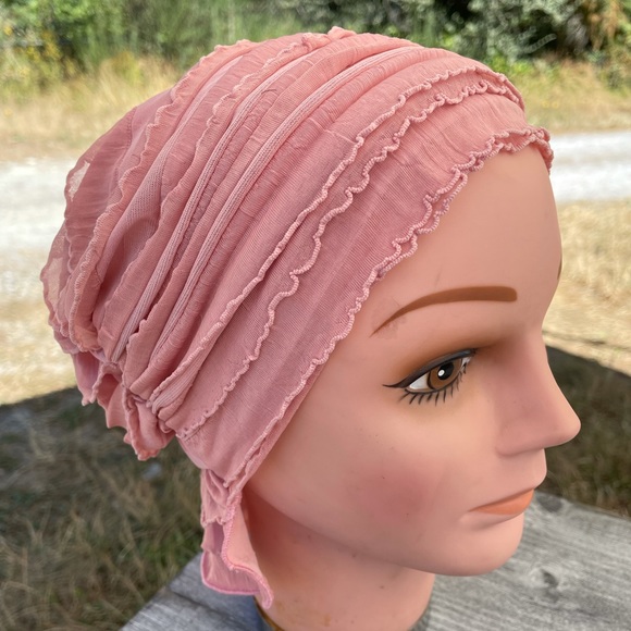 Dusty Pink Ruffled Chemo Beanies cancer and alopecia cap beanie New - Picture 2 of 3